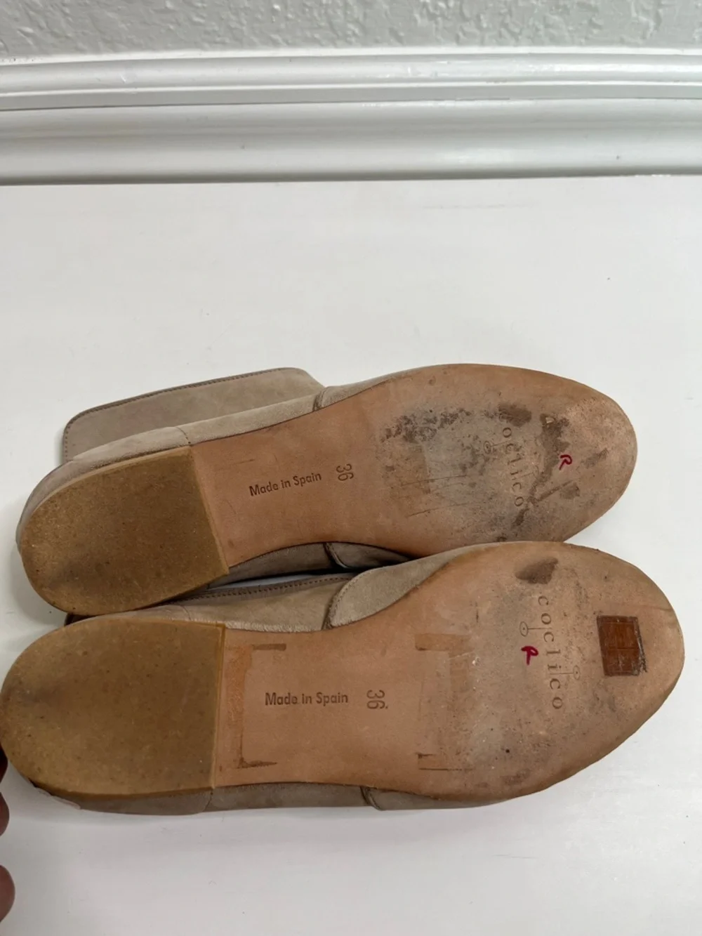 COCLICO Isla Tan Leather Suede Ankle Flat Booties 36